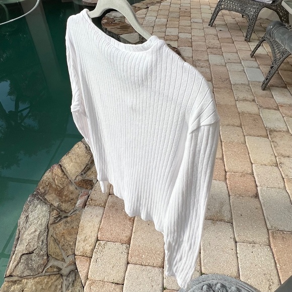 Long-Sleeve Cream Top - Picture 9 of 15